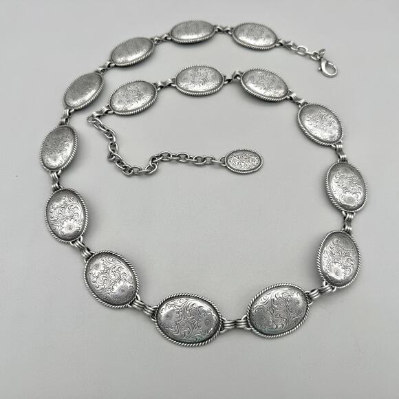 Elegant Silver Women's Belt - Picture 2 of 9